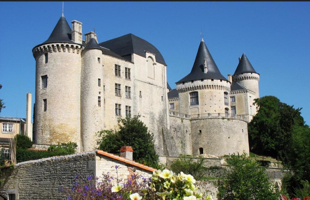 ヴェルトゥイユ＝シュル＝シャラント La Tuilerie Bed & Breakfast エクステリア 写真